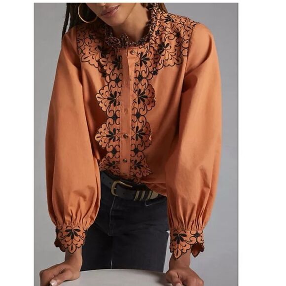 Anthropologie Scalloped
Embroidered Buttondown Blouse Size 6 in HONEY/ NWOT - Picture 4 of 9